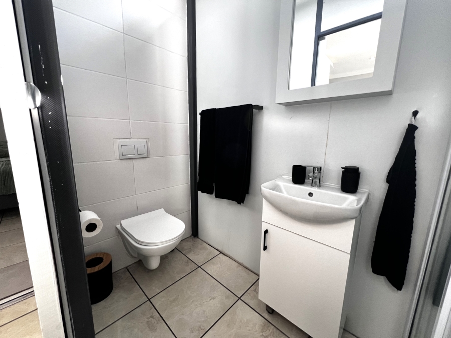 To Let 1 Bedroom Property for Rent in Table View Western Cape